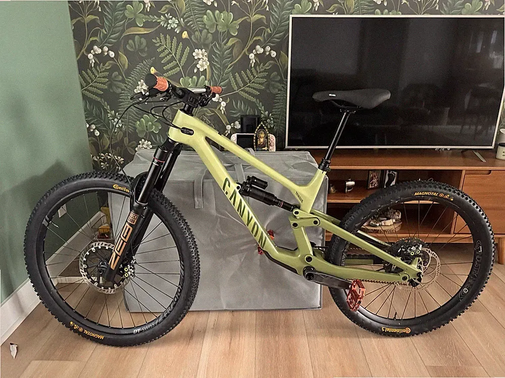 2023 Canyon Torque CF7 Mullet Medium Mountain Bike Carbon SRAM GX EAGLE 12 Speed