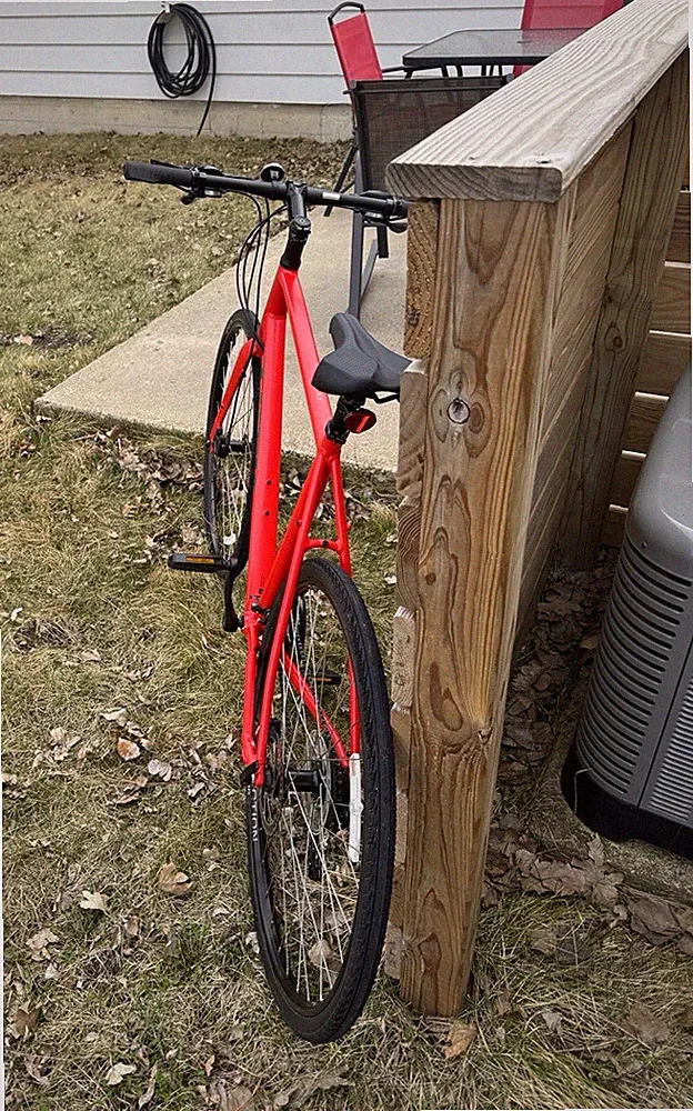 Trek Hybrid Bike Red XL 700C Mechanical Disc Brakes Flat Bar Aluminum Reflectors